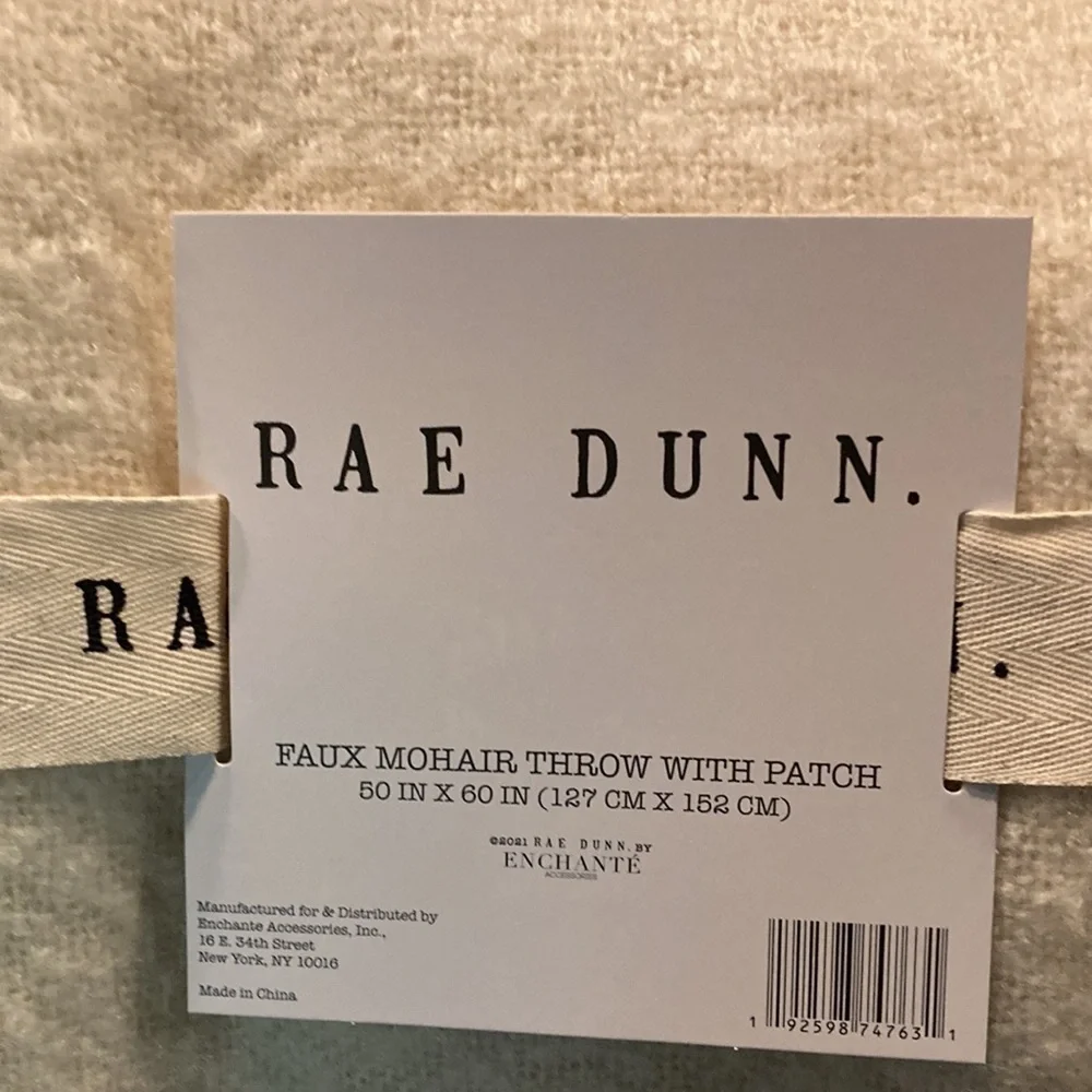 NEW Rae Dunn FA LA LA MITTEN FAUX MOHAIR 50X60 THROW WITH PATCH